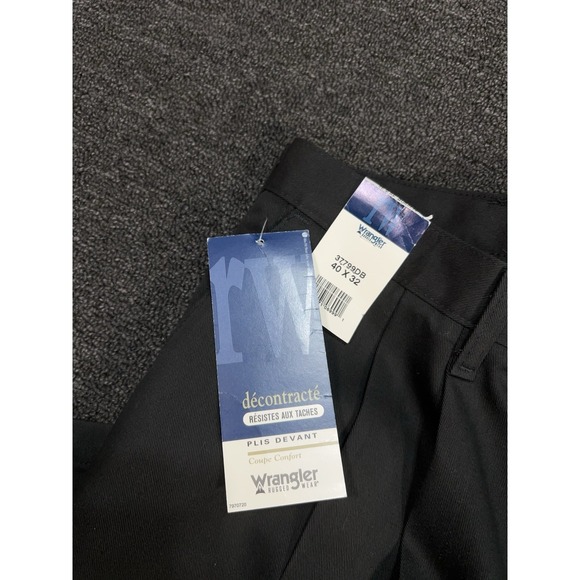 New Wrangler Pants Men's 40x32 Black Pleated Relaxed Chino Stain Resistant - Picture 3 of 7